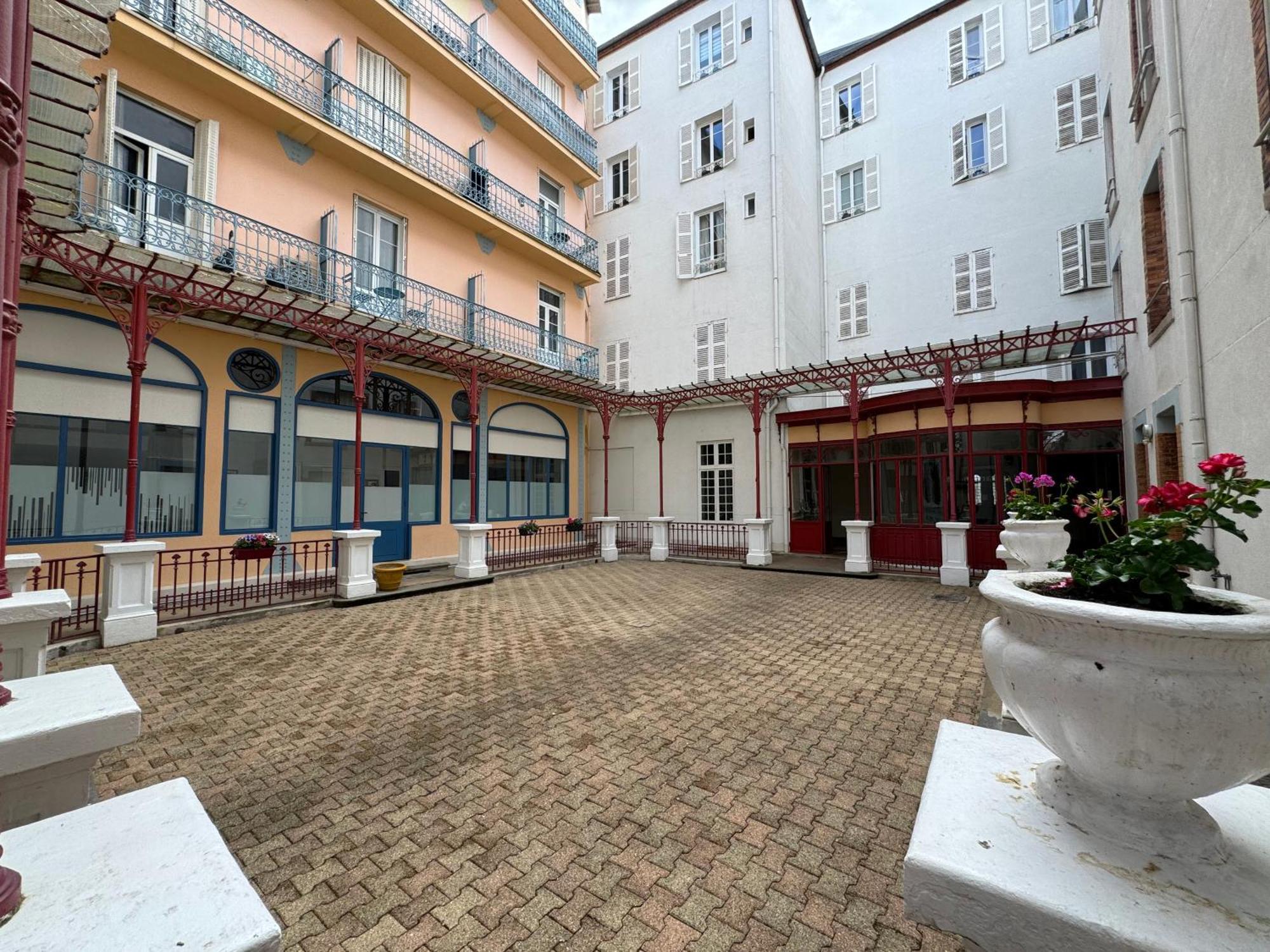 Petit Splendid - Ancien Palace, Balcon, Centre Vichy Extérieur photo